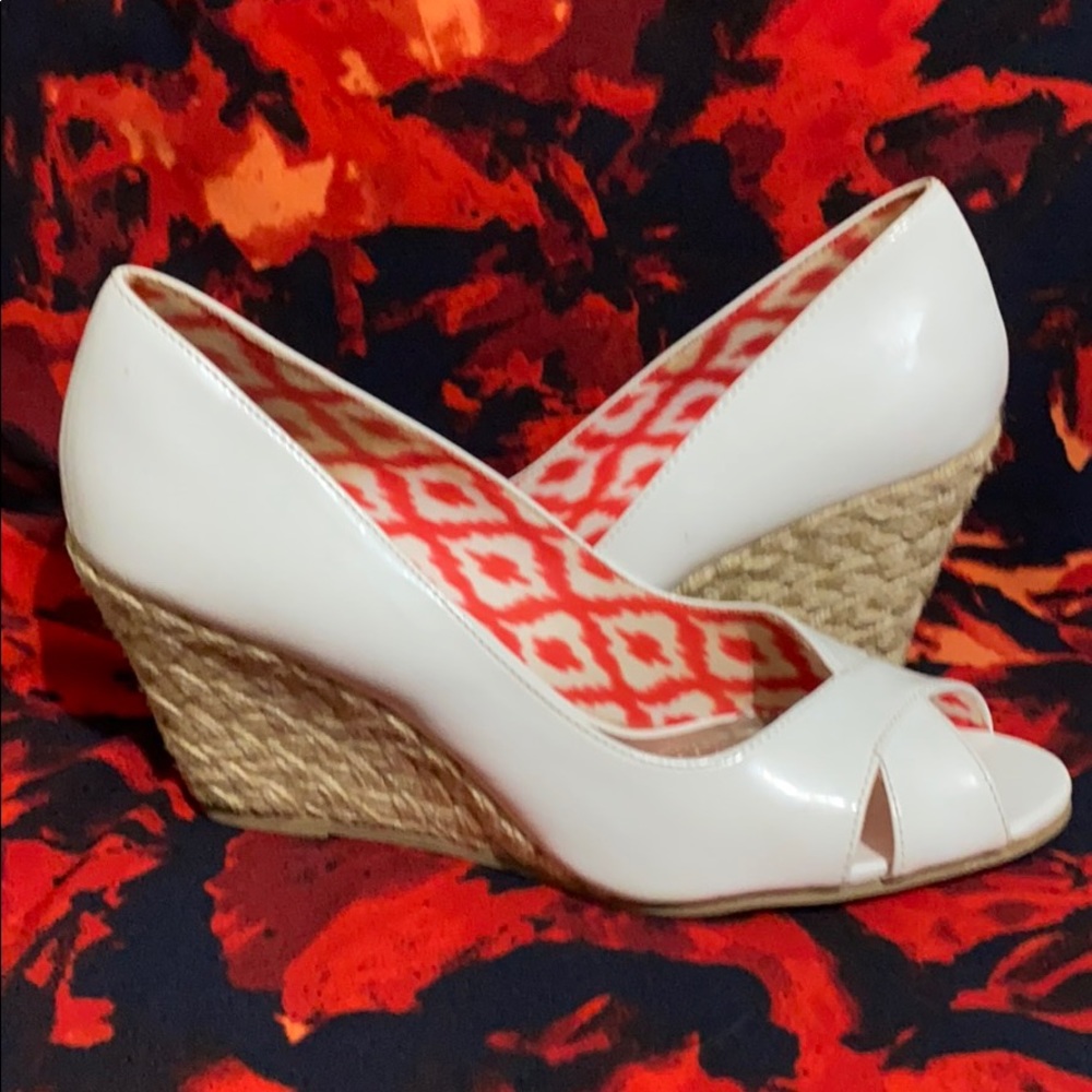 WHOTE DAYFLEX COMFORT WEDGES